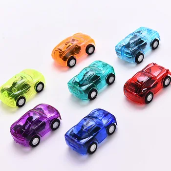  5 adet / takım Mini geri çekin karikatür araba çocuk doğum günü partisi oyuncak yaratıcı bulmaca modeli şeffaf plastik oyuncak hediye