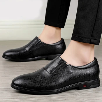  Gündelik erkek ayakkabısı Hakiki Deri Loafer'lar Üzerinde Kayma Erkek Klasikleri Siyah Kahverengi Derby Ayakkabı Adam Lace Up Ofis Resmi Ayakkabı Erkekler İçin